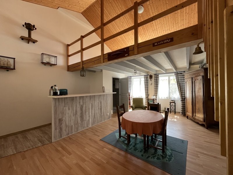 Vente Maison STE RADEGONDE DES NOYERS - 10 pièces -285 m² - (85450)