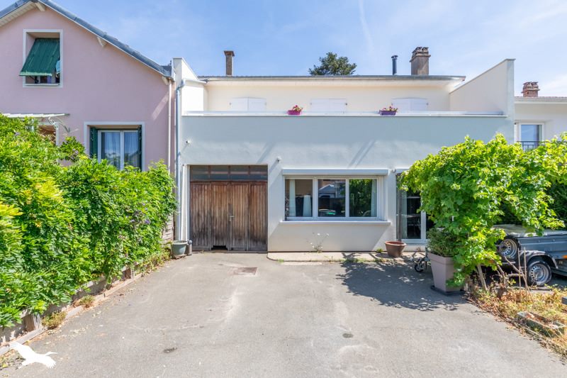 Vente Maison MAGNY LES HAMEAUX - 8 pièces -211 m² - (78114)