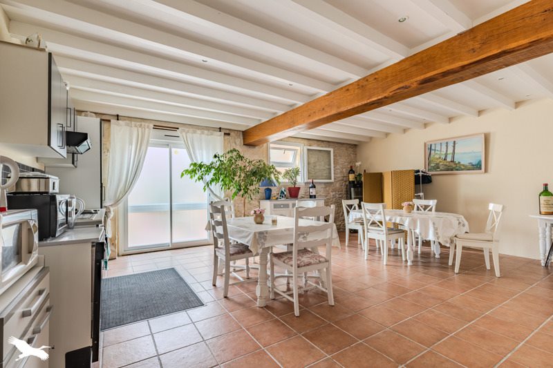 Vente Maison ST JEAN DE BLAIGNAC - 5 pièces -140 m² - (33420)
