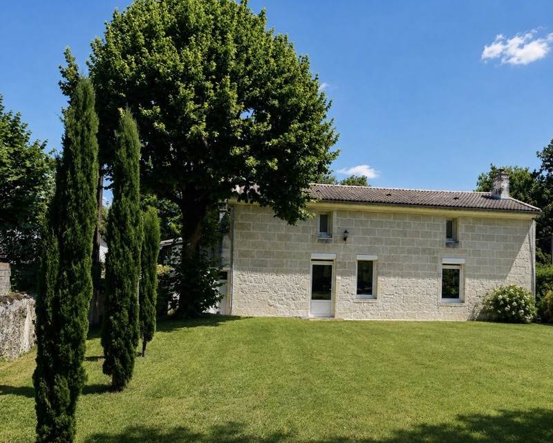 Vente Maison LUGAIGNAC - 5 pièces -155 m² - (33420)