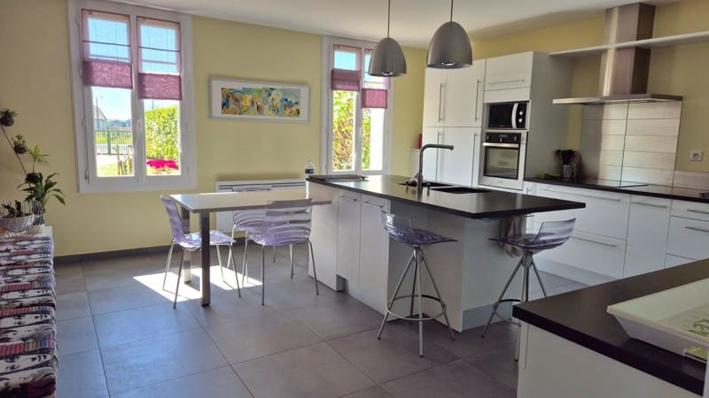 Vente Maison VIGNONET - 8 pièces -258 m² - (33330)