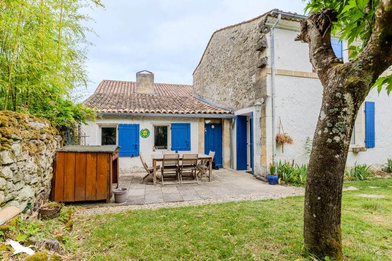Vente Maison ST AUBIN DE BRANNE - 8 pièces -274 m² - (33420)