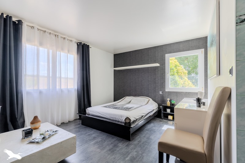 Vente Maison GUILLAC - 5 pièces -163 m² - (33420)