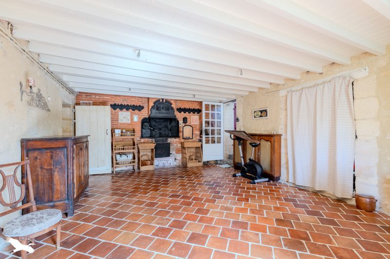 Vente Maison ROMAGNE - 7 pièces -236 m² - (33760)