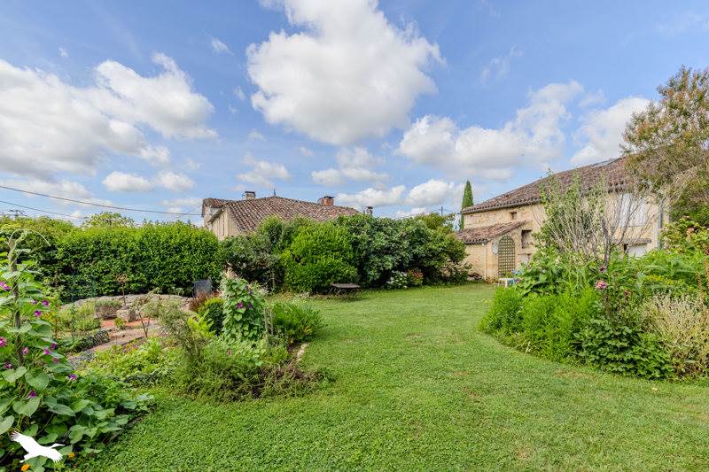 Vente Maison ROMAGNE - 7 pièces -236 m² - (33760)
