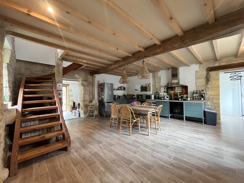 Vente Maison Grézillac - 5 pièces -165 m² - (33420)