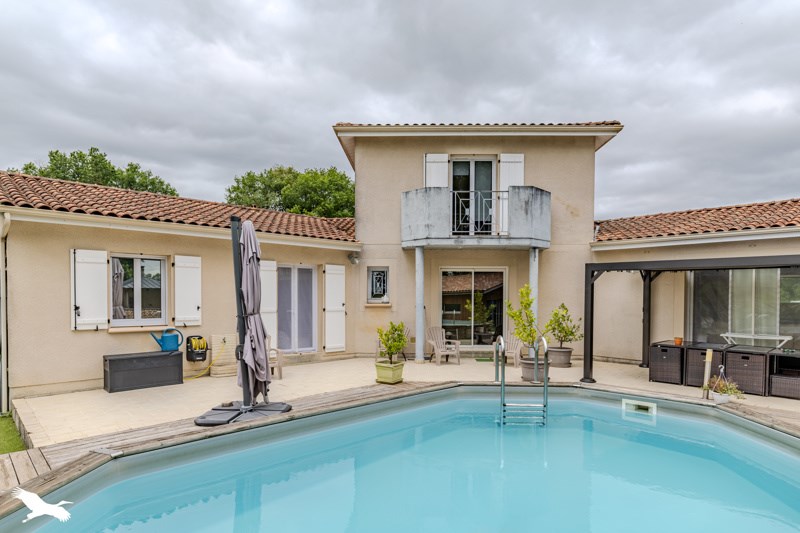 Vente Maison Lugaignac - 7 pièces -199 m² - (33420)
