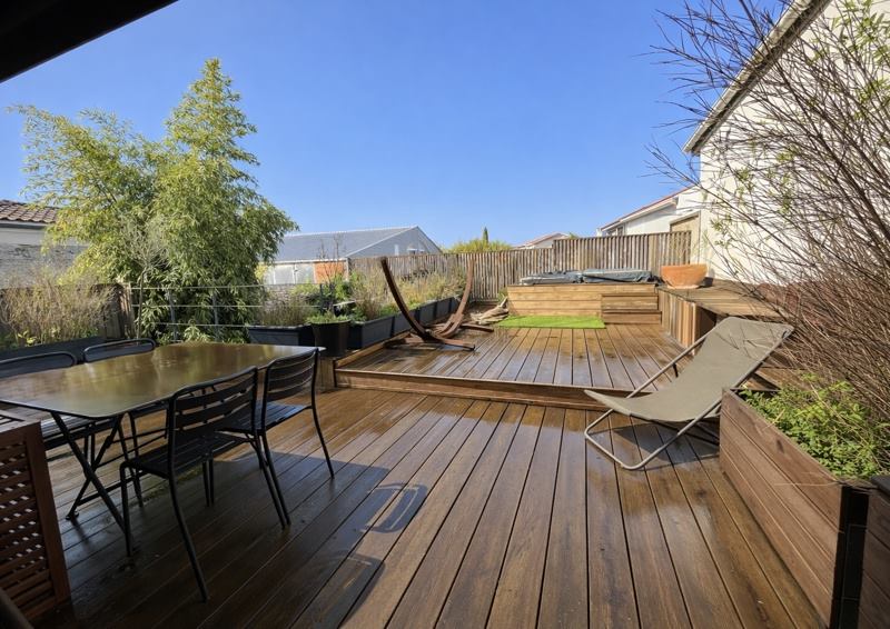 Vente Maison LE BOUSCAT - 5 pièces -131 m² - (33110)