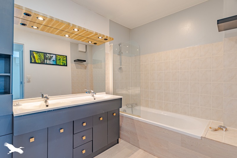Vente Appartement BORDEAUX - 3 pièces -84 m² - (33200)