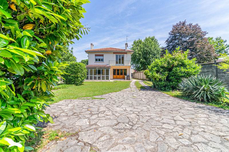 Vente Maison LE BOUSCAT - 7 pièces -150 m² - (33110)