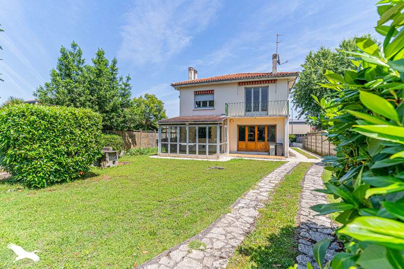 Vente Maison LE BOUSCAT - 7 pièces -150 m² - (33110)