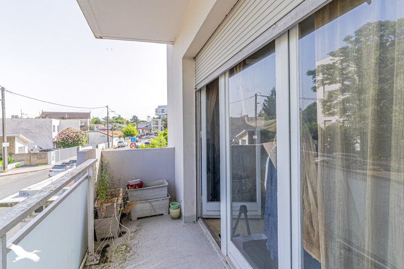 Vente Appartement BORDEAUX - 3 pièces -81 m² - (33200)