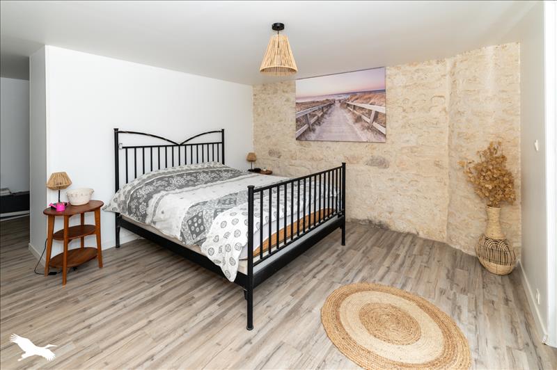 Vente Maison QUEYRAC - 7 pièces -240 m² - (33340)