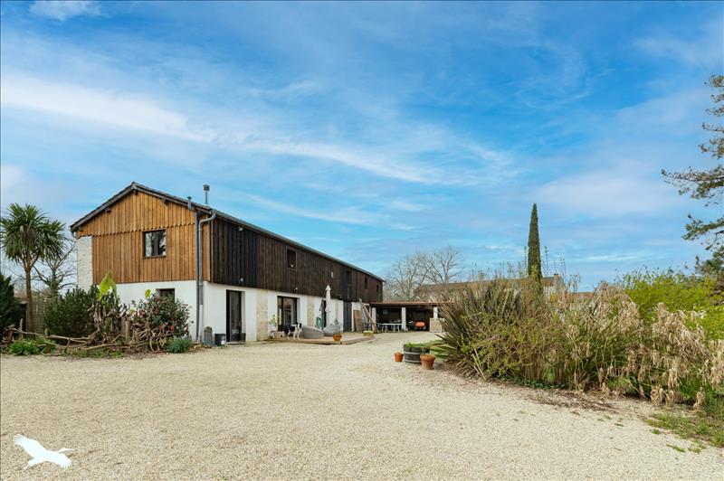 Vente Maison QUEYRAC - 7 pièces -240 m² - (33340)