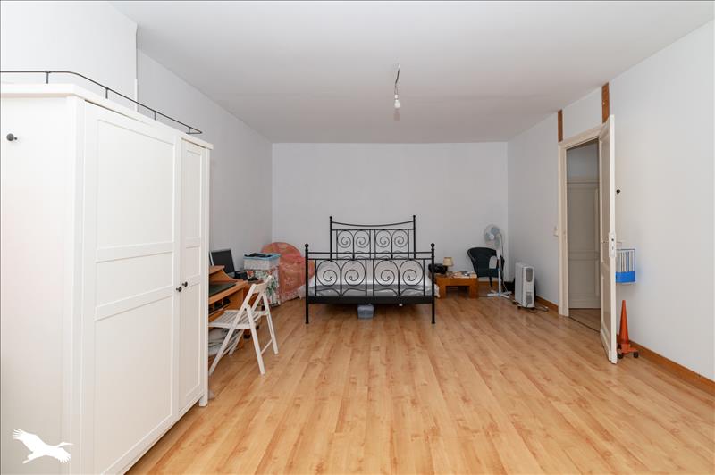 Vente Maison JAU DIGNAC ET LOIRAC - 6 pièces -166 m² - (33590)