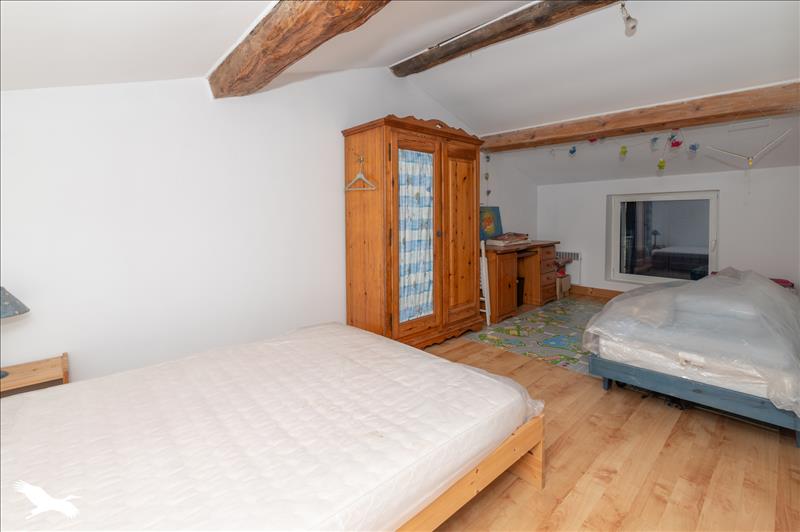 Vente Maison JAU DIGNAC ET LOIRAC - 6 pièces -166 m² - (33590)
