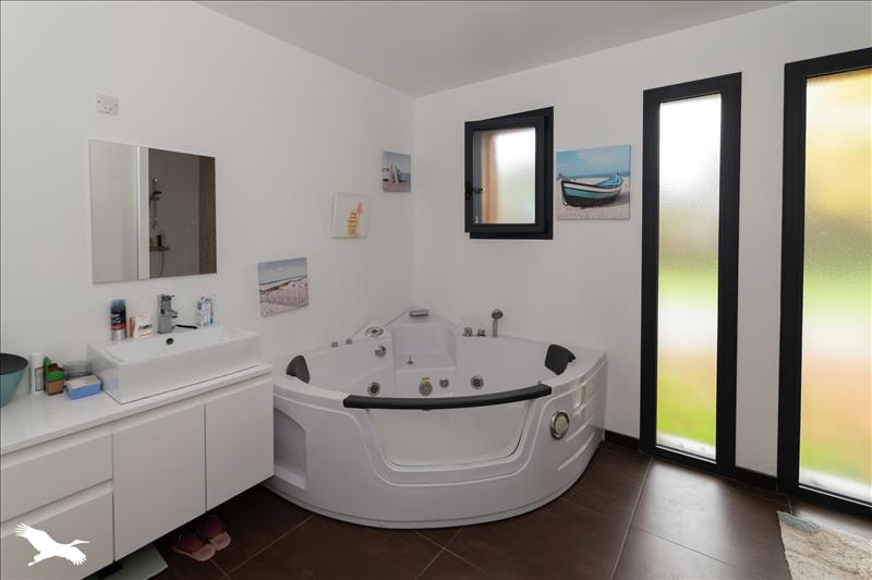 Vente Maison ST VIVIEN DE MEDOC - 5 pièces -220 m² - (33590)