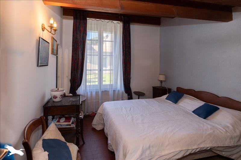 Vente Maison QUEYRAC - 11 pièces -289 m² - (33340)