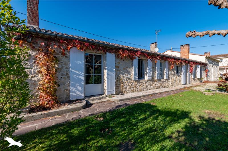 Vente Maison QUEYRAC - 11 pièces -289 m² - (33340)