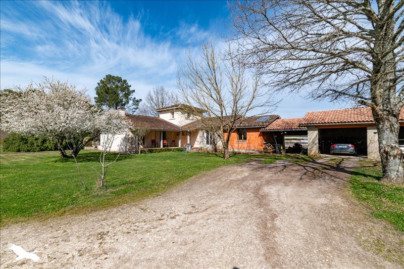 Vente Maison LESPARRE MEDOC - 6 pièces -140 m² - (33340)