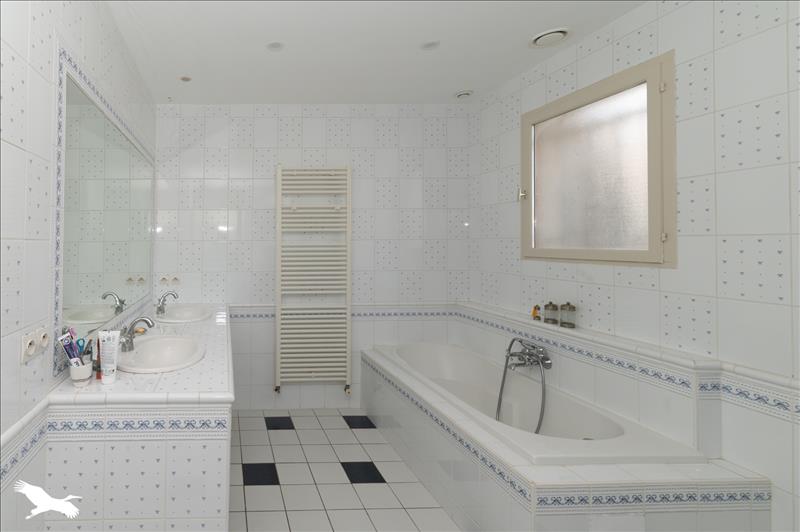 Vente Maison LESPARRE MEDOC - 6 pièces -140 m² - (33340)