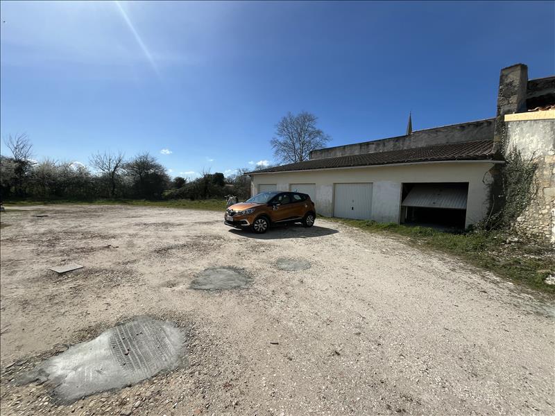 Vente Parking LESPARRE MEDOC - -  846 m² - (33340)