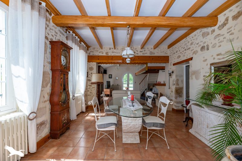 Vente Maison GAILLAN EN MEDOC - 8 pièces -231 m² - (33340)