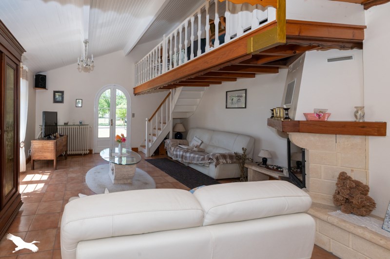 Vente Maison GAILLAN EN MEDOC - 8 pièces -231 m² - (33340)