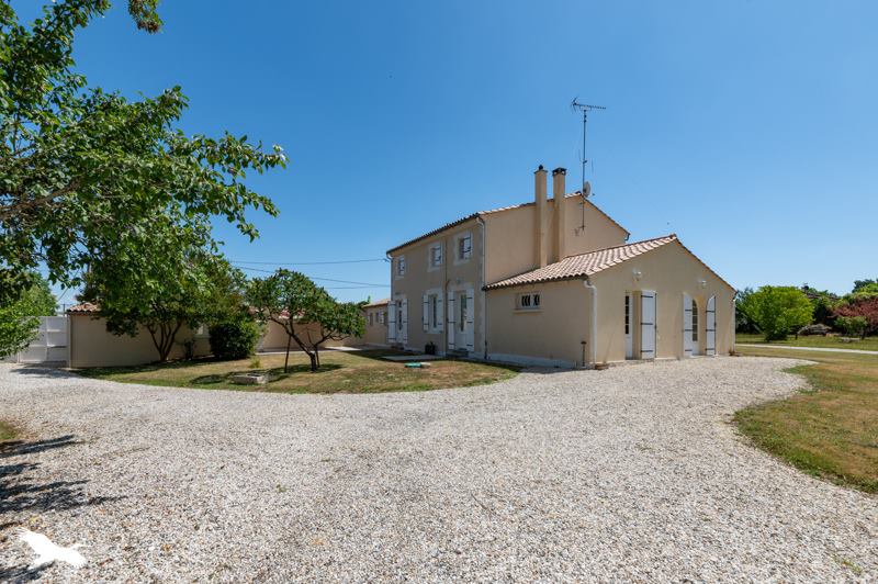 Vente Maison GAILLAN EN MEDOC - 8 pièces -231 m² - (33340)