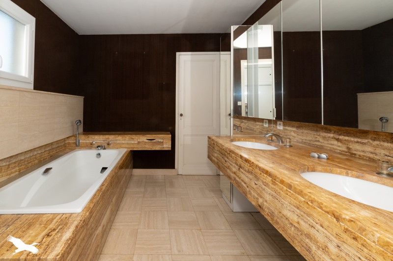 Vente Maison LESPARRE MEDOC - 7 pièces -215 m² - (33340)