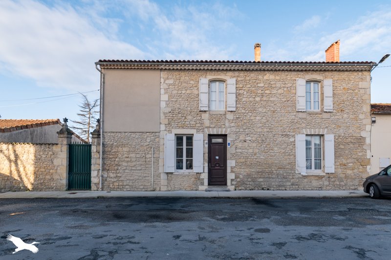 Vente Maison LESPARRE MEDOC - 7 pièces -215 m² - (33340)