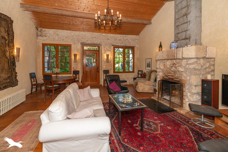 Vente Maison VALEYRAC - 7 pièces -215 m² - (33340)