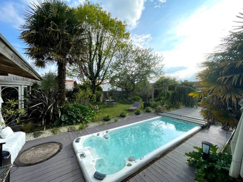 Maison 8 pièces 180 m² · à La Chevrolière · 180 m² · 454 790 €