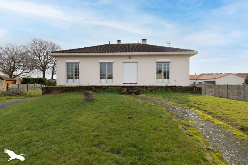 Vente Maison DOMPIERRE SUR YON - 5 pièces -110 m² - (85170)