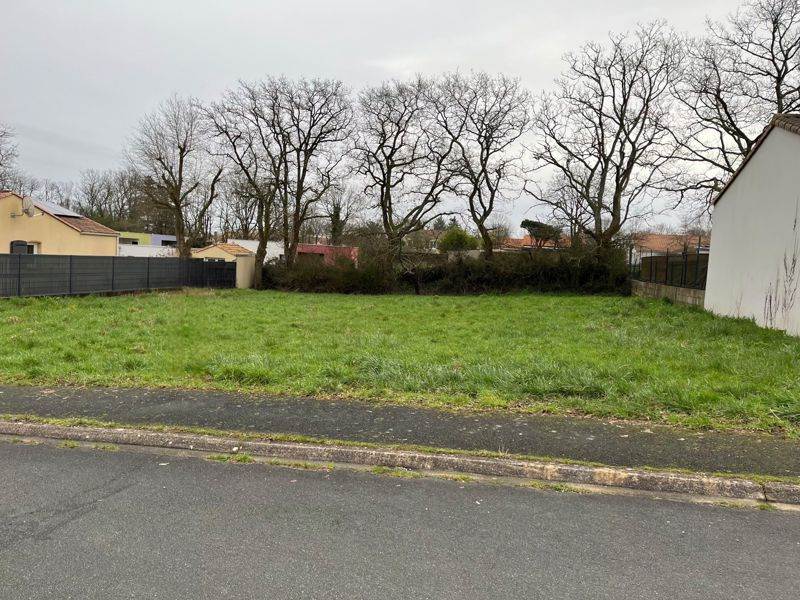 Vente Terrain DOMPIERRE SUR YON - -732 m² - (85170)