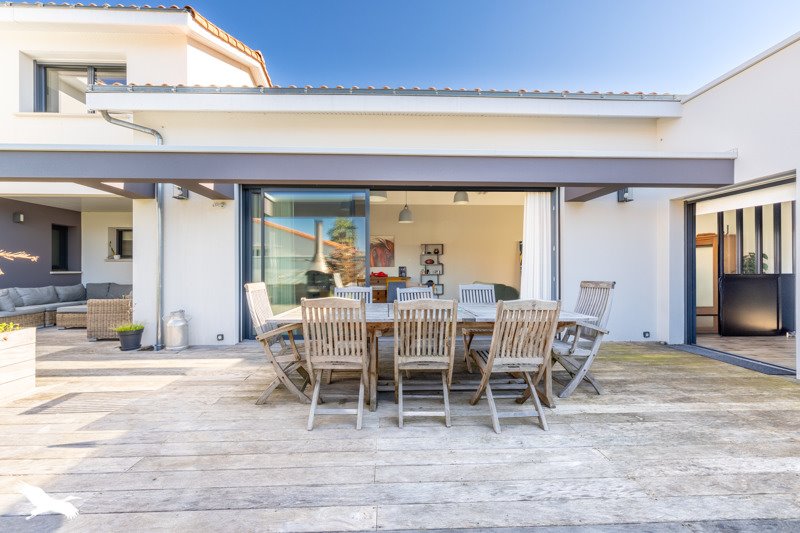 Vente Maison MONTAIGU VENDEE - 5 pièces -187 m² - (85600)