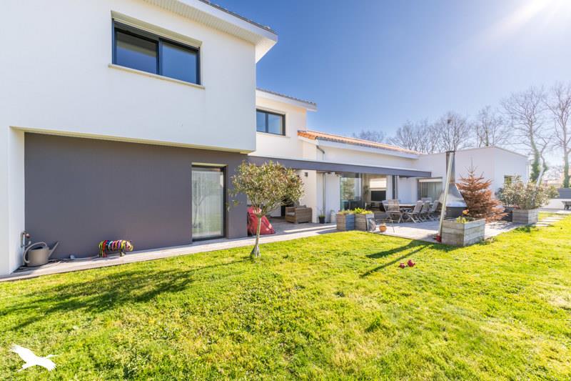 Vente Maison MONTAIGU VENDEE - 5 pièces -187 m² - (85600)