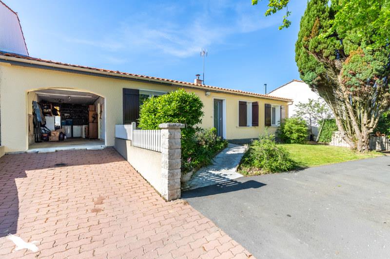 Vente Maison DOMPIERRE SUR YON - 5 pièces -95 m² - (85170)
