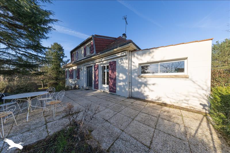 Vente Maison DOMPIERRE SUR YON - 7 pièces -153 m² - (85170)