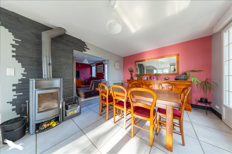 Vente Maison DOMPIERRE SUR YON - 7 pièces -153 m² - (85170)