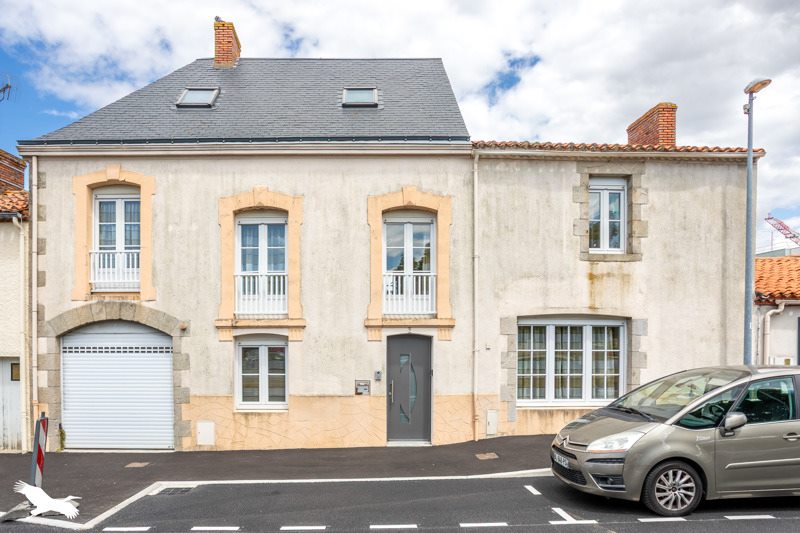 Vente Maison LE POIRE SUR VIE - 6 pièces -170 m² - (85170)