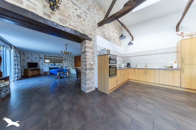 Vente Grange LE POIRE SUR VIE - 7 pièces -236 m² - (85170)