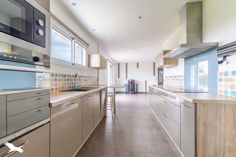 Vente Maison ROCHESERVIERE - 6 pièces -165 m² - (85620)