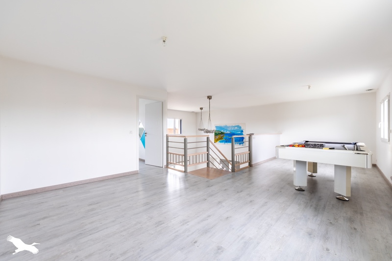 Vente Maison ROCHESERVIERE - 6 pièces -165 m² - (85620)