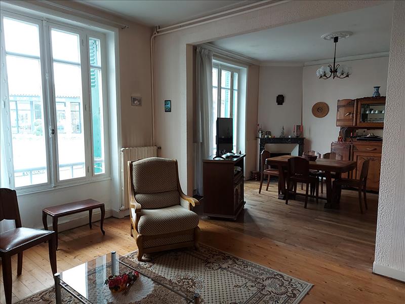 Vente Maison LE POIRE SUR VIE - 6 pièces -134 m² - (85170)