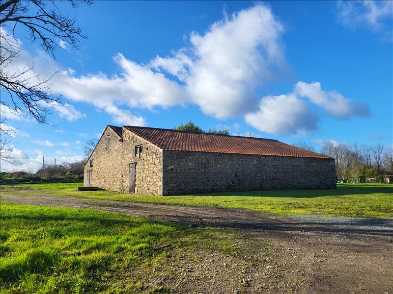 Vente Grange BELLEVIGNY - 1 pièce - - (85170)