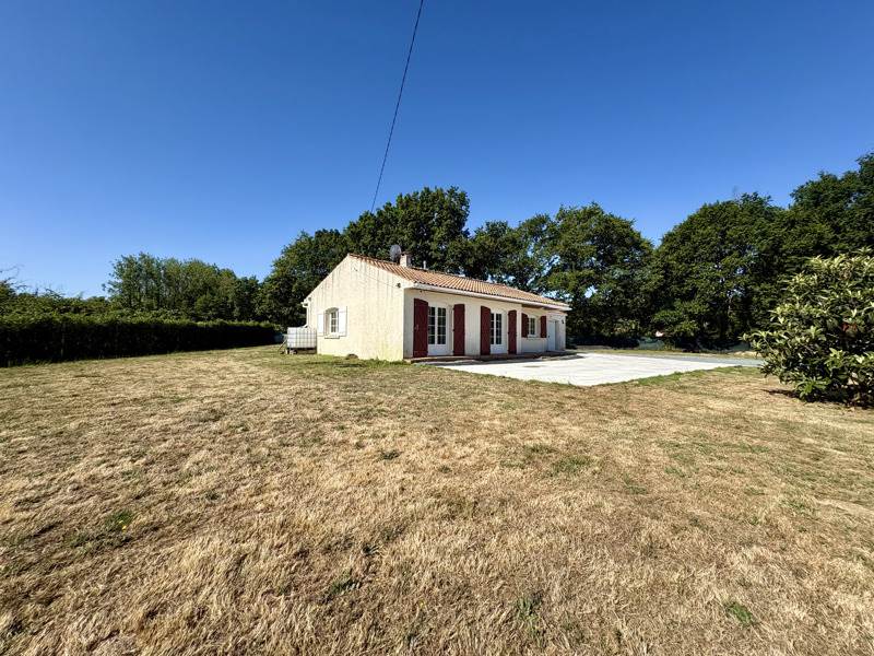 Vente Maison LA BOISSIERE DES LANDES - 4 pièces -90 m² - (85430)