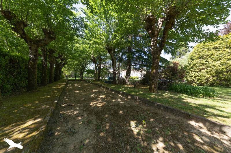 Vente Maison AUBIGNY LES CLOUZEAUX - 10 pièces -285 m² - (85430)