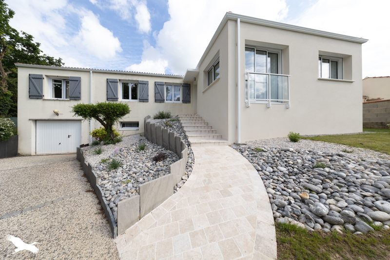 Vente Maison AUBIGNY LES CLOUZEAUX - 6 pièces -168 m² - (85430)