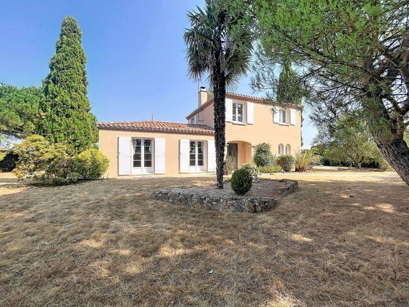 Vente Maison AUBIGNY LES CLOUZEAUX - 5 pièces -135 m² - (85430)